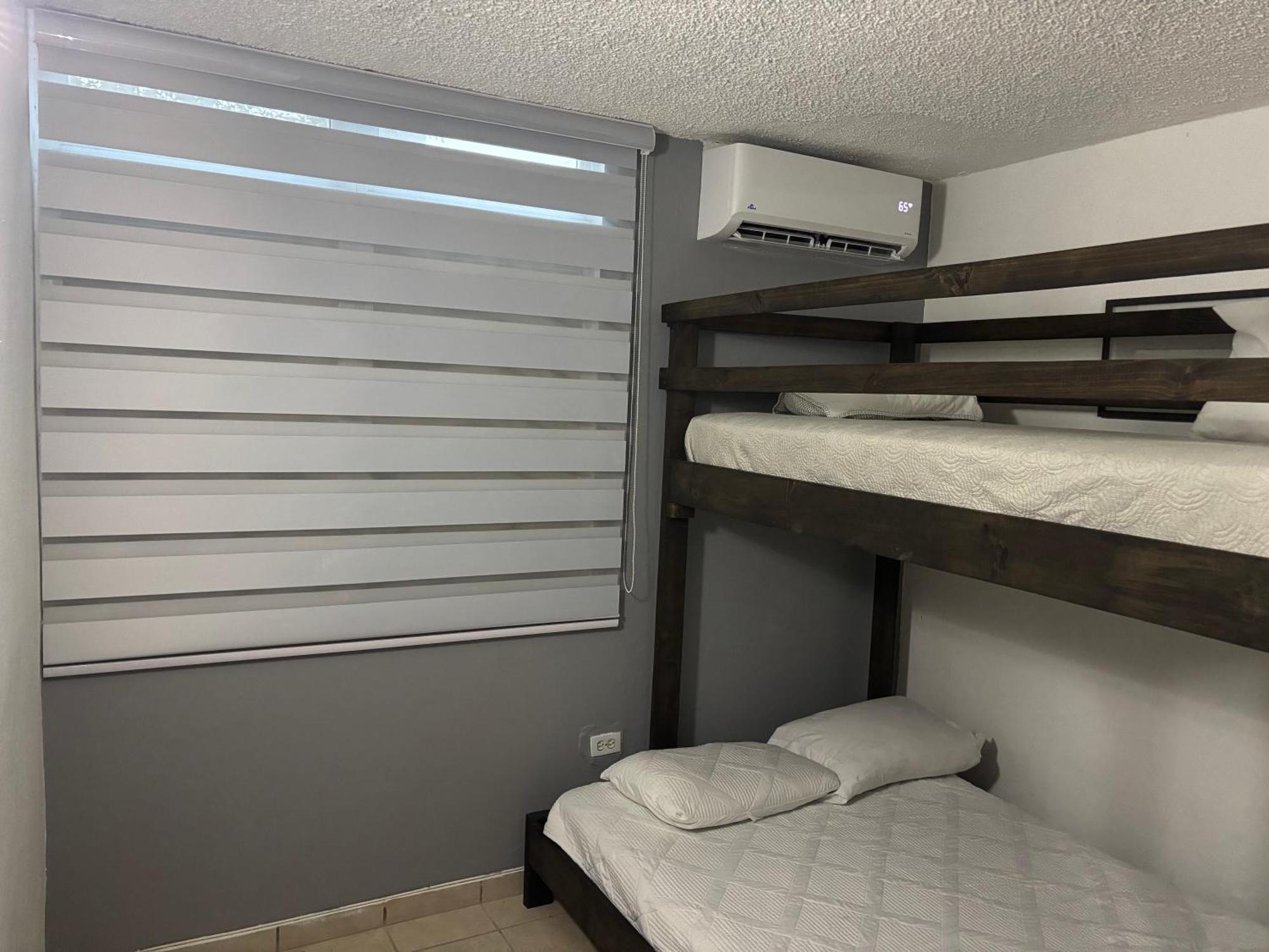 Private Apartment Near Sju Solar Battery Carolina Exterior foto